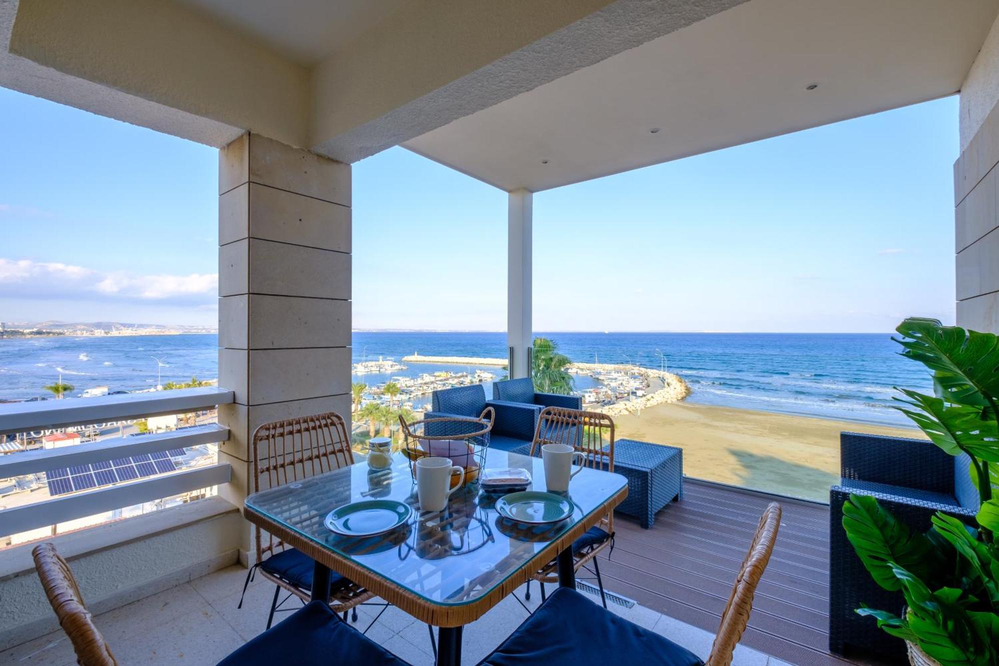 Lazuli Sea View Beachfront Ap 254 Larnaca Exterior photo