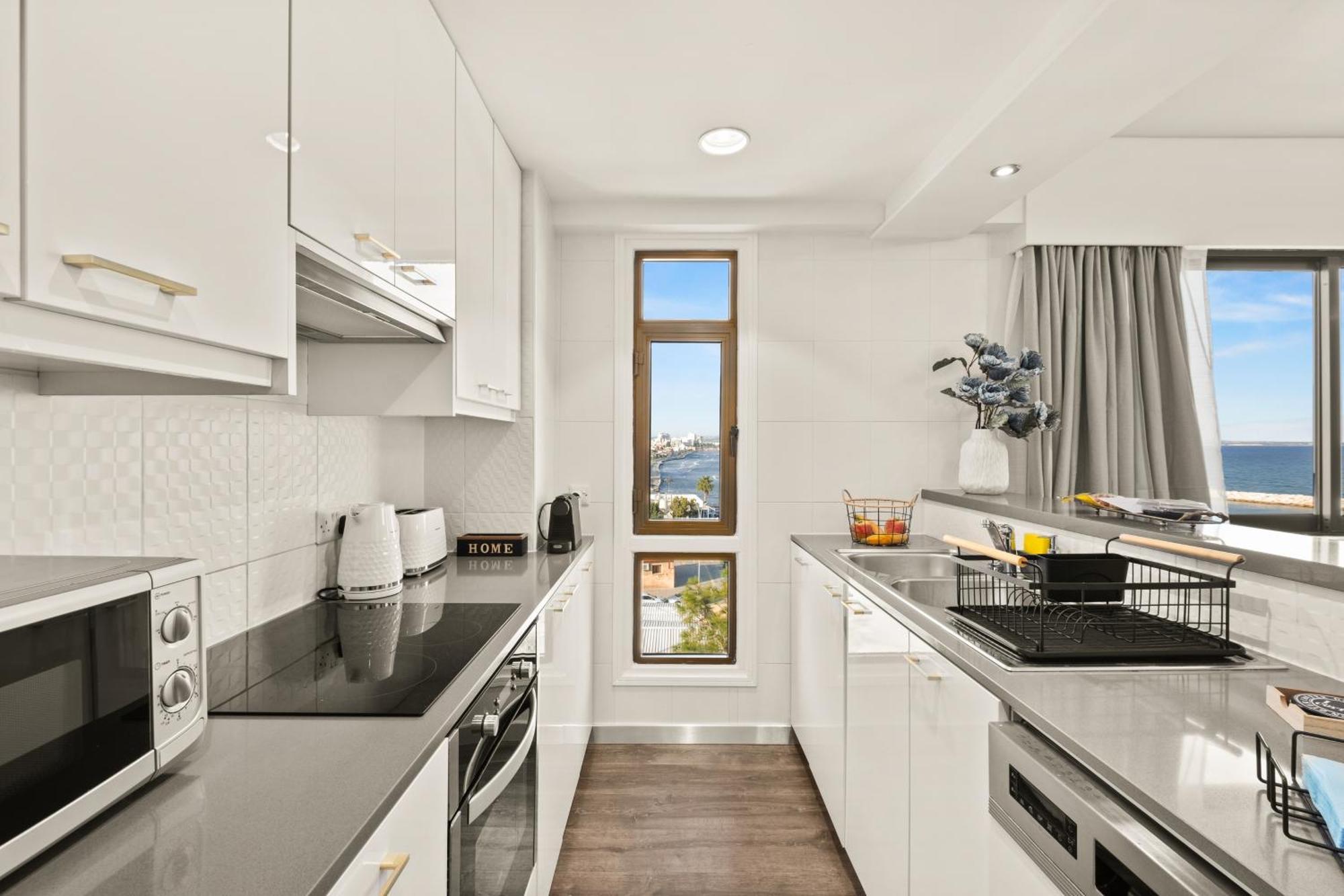Lazuli Sea View Beachfront Ap 254 Larnaca Exterior photo