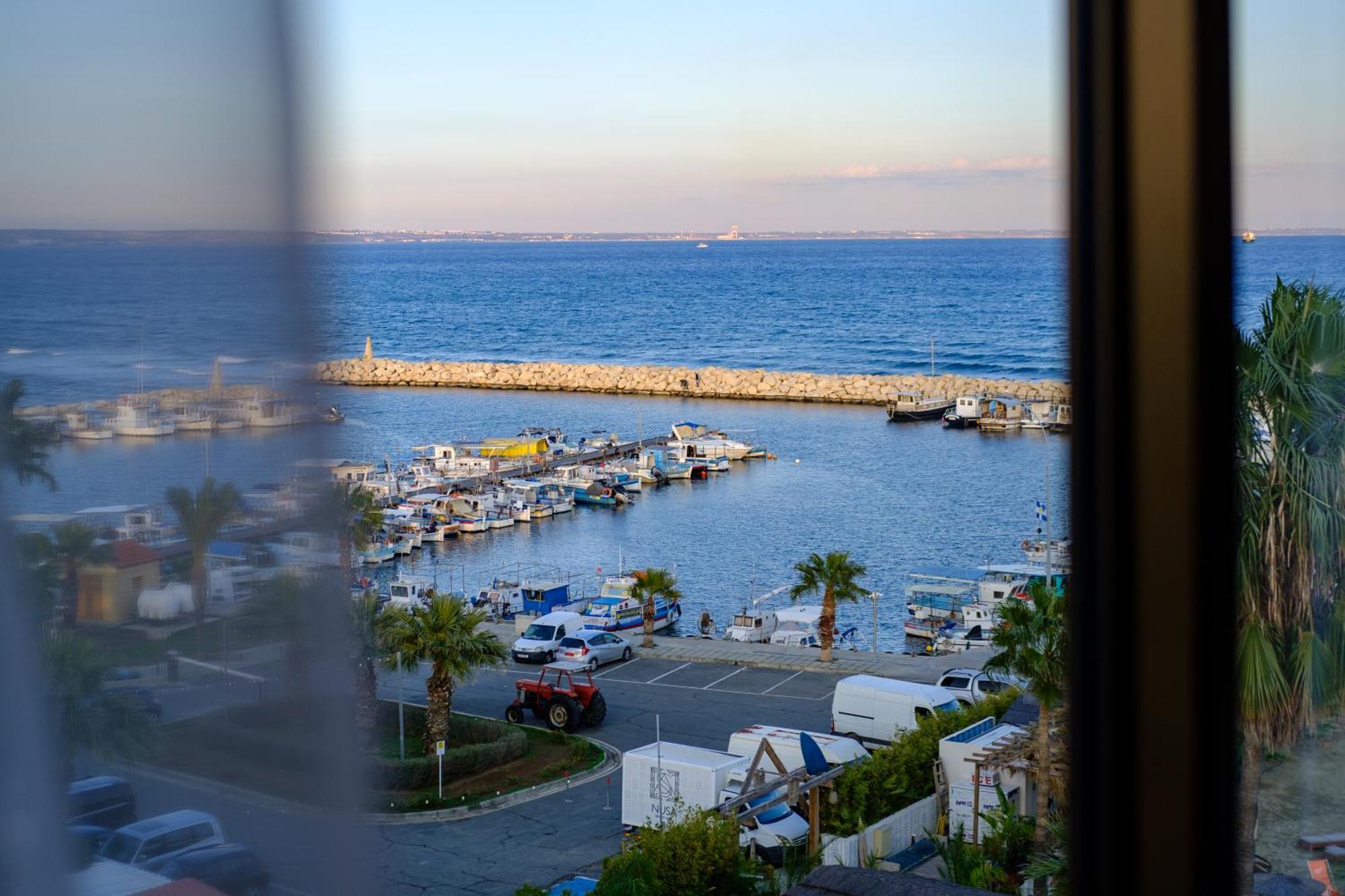 Lazuli Sea View Beachfront Ap 254 Larnaca Exterior photo