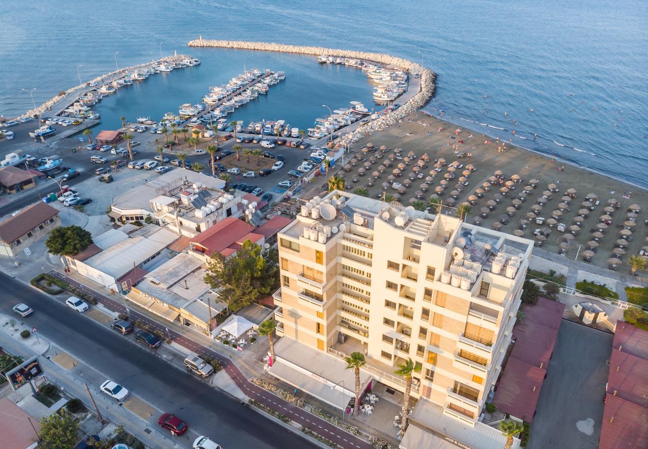 Lazuli Sea View Beachfront Ap 254 Larnaca Exterior photo